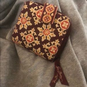 Ver Bradley food/snap wallet